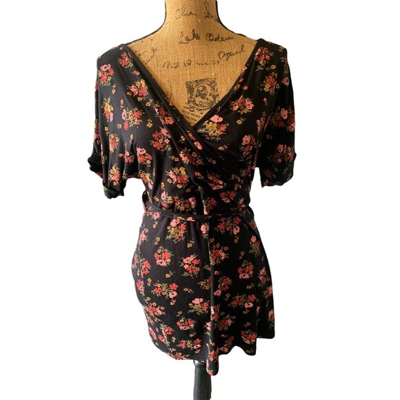 👗 2/$30 👗 New Boho Black Floral Dress Tie Waist Deep Neckline sz 8 - Picture 1 of 8